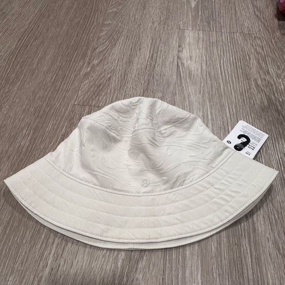 Lululemon Both Ways Bucket Hat Reversible NWT - Picture 1 of 6